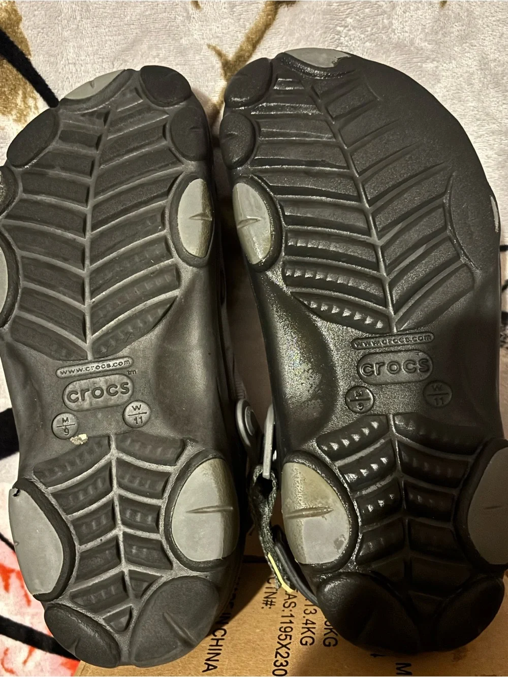 CROCS Men's Black Casual Vented Clogs